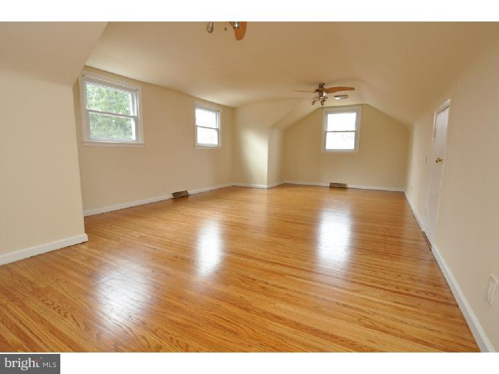 2705 Riverton Road Cinnaminson, NJ 08077 - Photo 9 of 20 Gallery Image 9