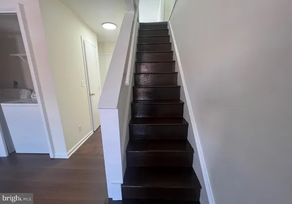 $1,900 | 336 Barclay Street, Unit B, Burlington, NJ 08016