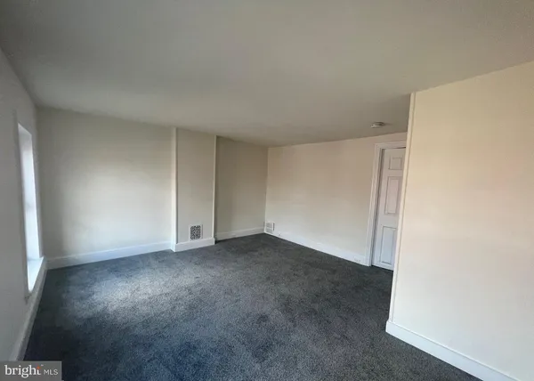 $1,900 | 336 Barclay Street, Unit B, Burlington, NJ 08016