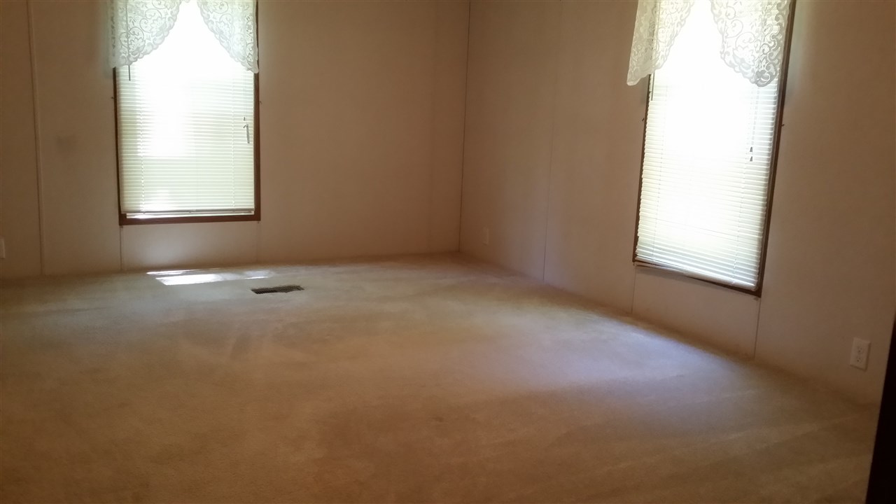1816 Brown Station Road Bedford, IN 47421 - Photo 3 of 9 Gallery Image 3