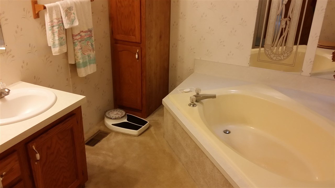 1816 Brown Station Road Bedford, IN 47421 - Photo 4 of 9 Gallery Image 4