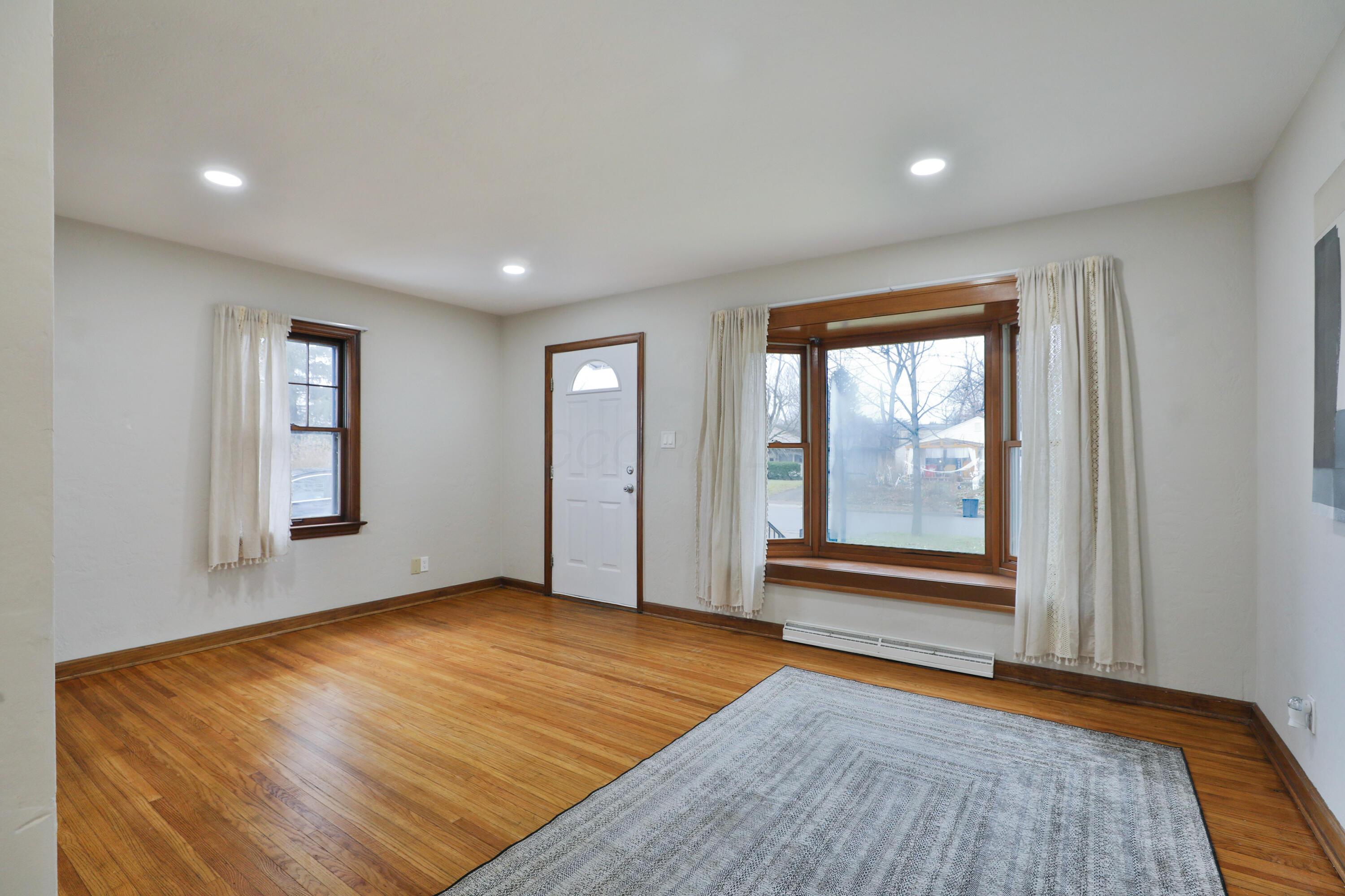 124 North Gould Road Columbus, OH 43209 - Photo 5 of 45 126-N-Gould-05