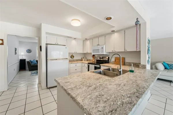 $7,000 | 614 Gladstone Lane, Holmes Beach, FL 34217