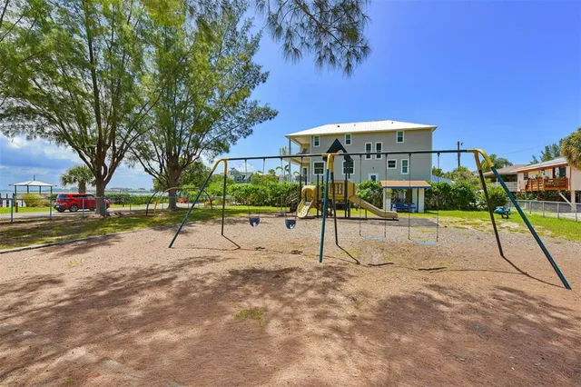 $10,000 | 614 Gladstone Lane, Holmes Beach, FL 34217