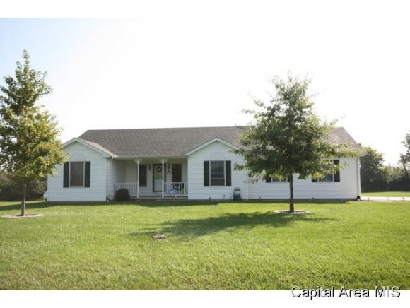 13124 Hickory Road Athens, IL 62613 - Photo 1 of 12 Gallery Image 1