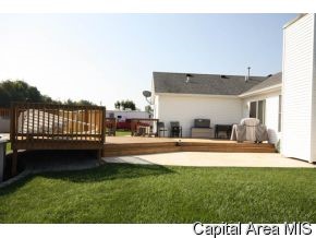 13124 Hickory Road Athens, IL 62613 - Photo 3 of 12 Gallery Image 3