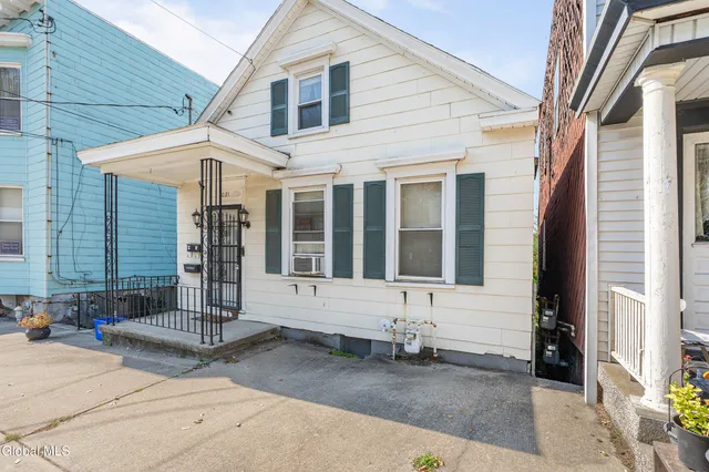 $134,900 | 1021 3rd Street, Rensselaer, NY 12144