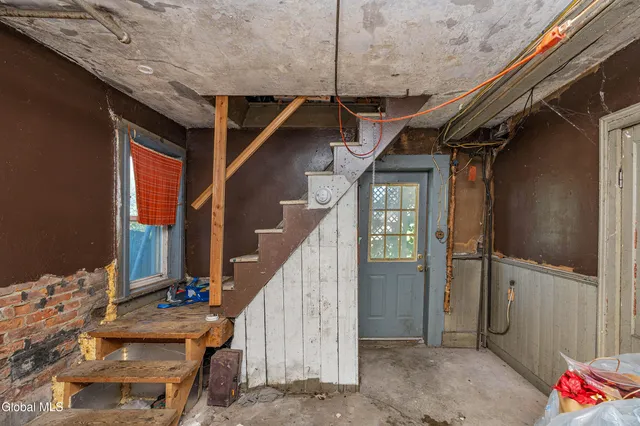 $134,900 | 1021 3rd Street, Rensselaer, NY 12144