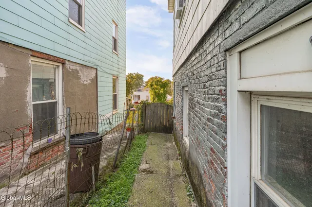 $134,900 | 1021 3rd Street, Rensselaer, NY 12144