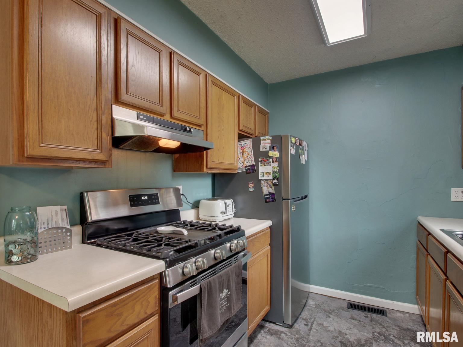 1431 North 6th Street Quincy, IL 62301 - Photo 3 of 28