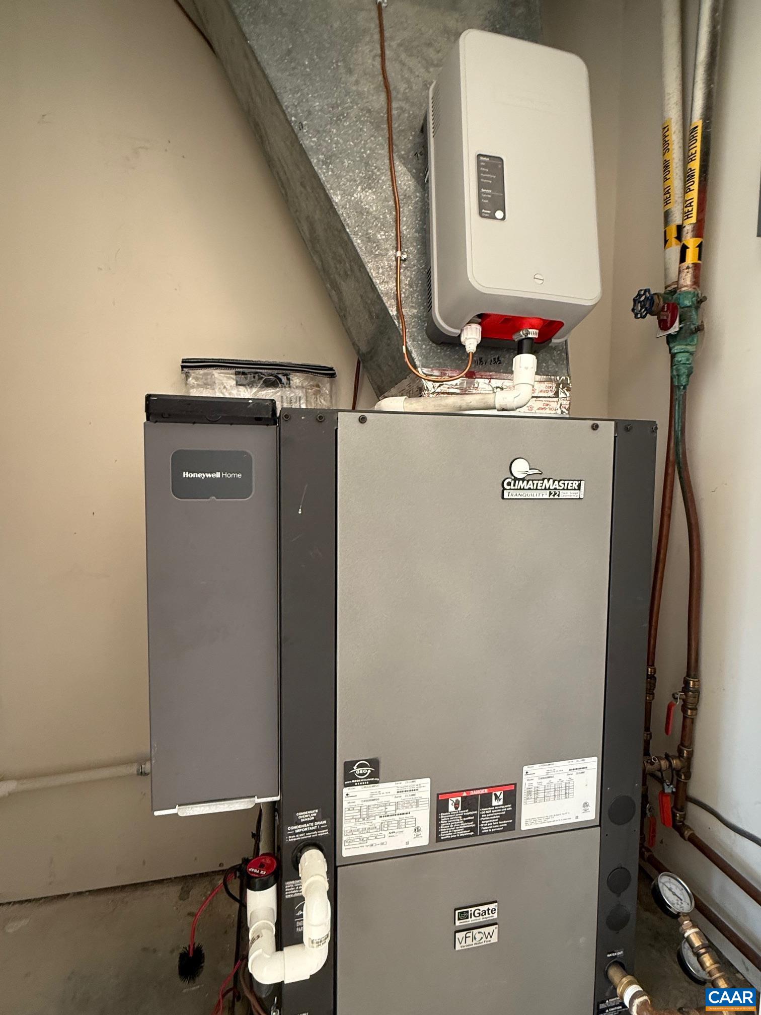 250 West Main Street, Unit 402 Charlottesville, VA 22902 - Photo 22 of 28