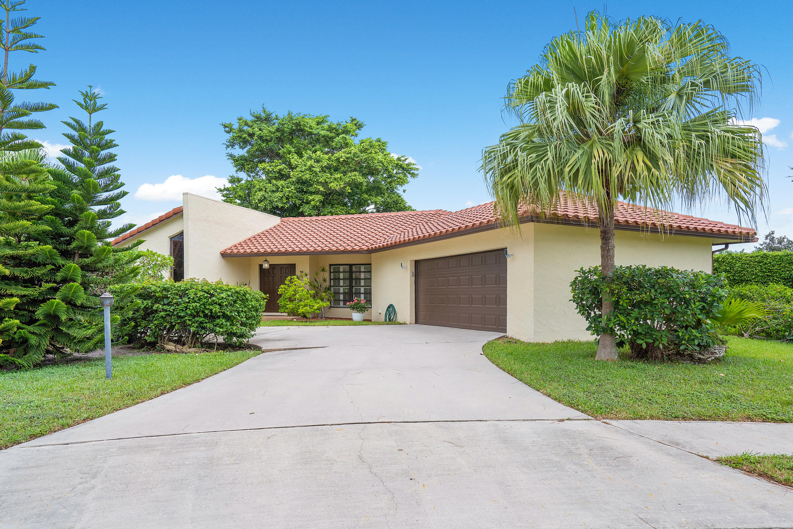 22821 Pinewood Court Boca Raton, FL 33433 - Photo 1 of 1 CUL DE SAC LOCATION