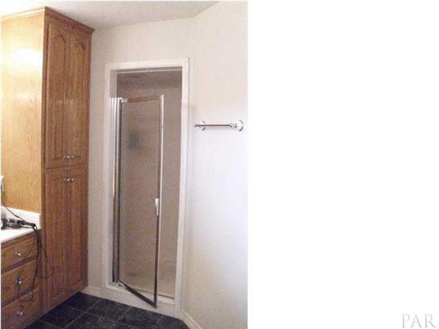 4538 Watermill Road Jay, FL 32565 - Photo 8 of 12 mstr shower
