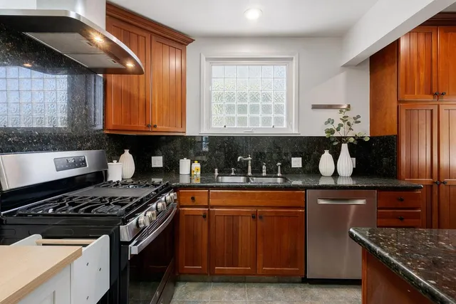 $2,768,000 | 1111 Laguna Avenue, Burlingame, CA 94010