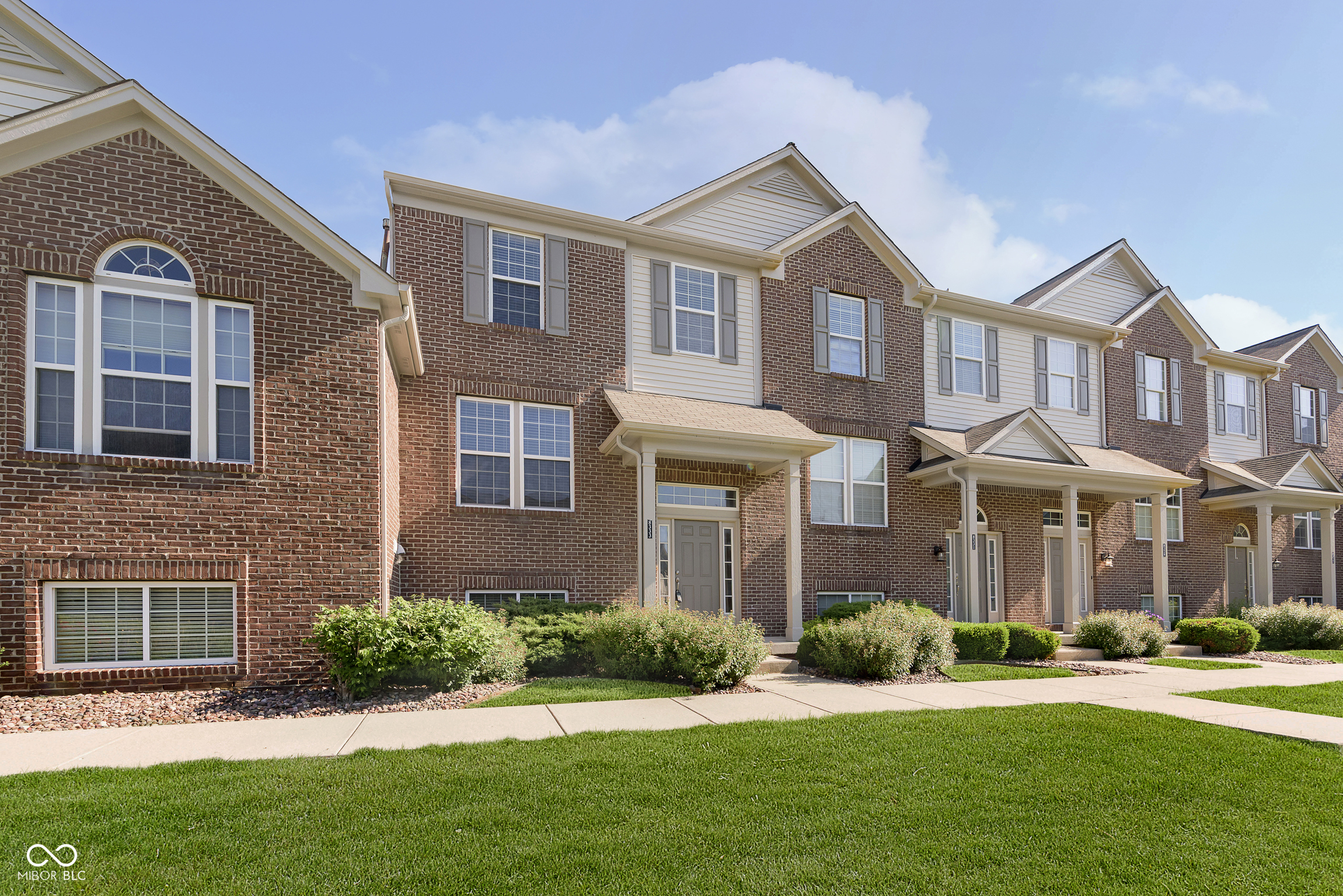 8333 Clayhurst Drive Indianapolis, IN 46278 - Photo 2 of 31