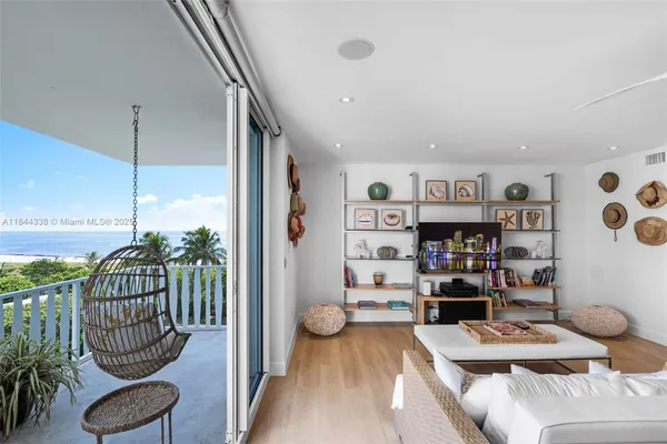$990,000 | 200 Ocean Ln Drive, Unit 503, Key Biscayne, FL 33149