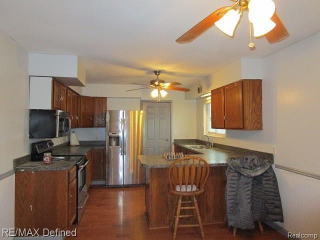 7180 Cook Road Swartz Creek, MI 48473 - Photo 8 of 12 kitch.JPG