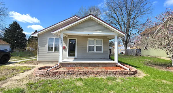 $144,900 | 918 North Farnham Street, Galesburg, IL 61401