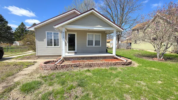 $144,900 | 918 North Farnham Street, Galesburg, IL 61401