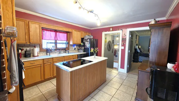 $144,900 | 918 North Farnham Street, Galesburg, IL 61401
