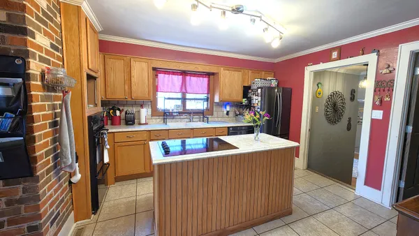 $144,900 | 918 North Farnham Street, Galesburg, IL 61401