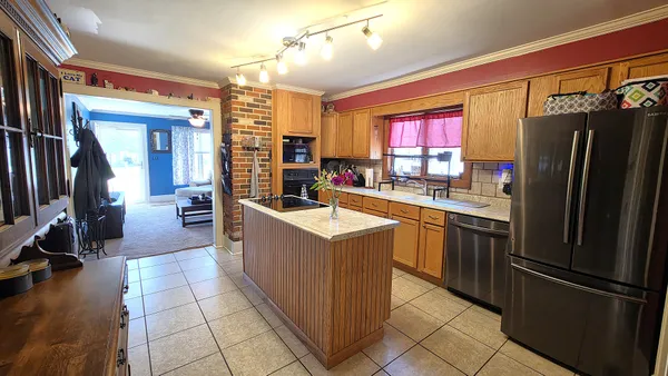 $144,900 | 918 North Farnham Street, Galesburg, IL 61401