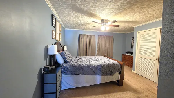 $144,900 | 918 North Farnham Street, Galesburg, IL 61401