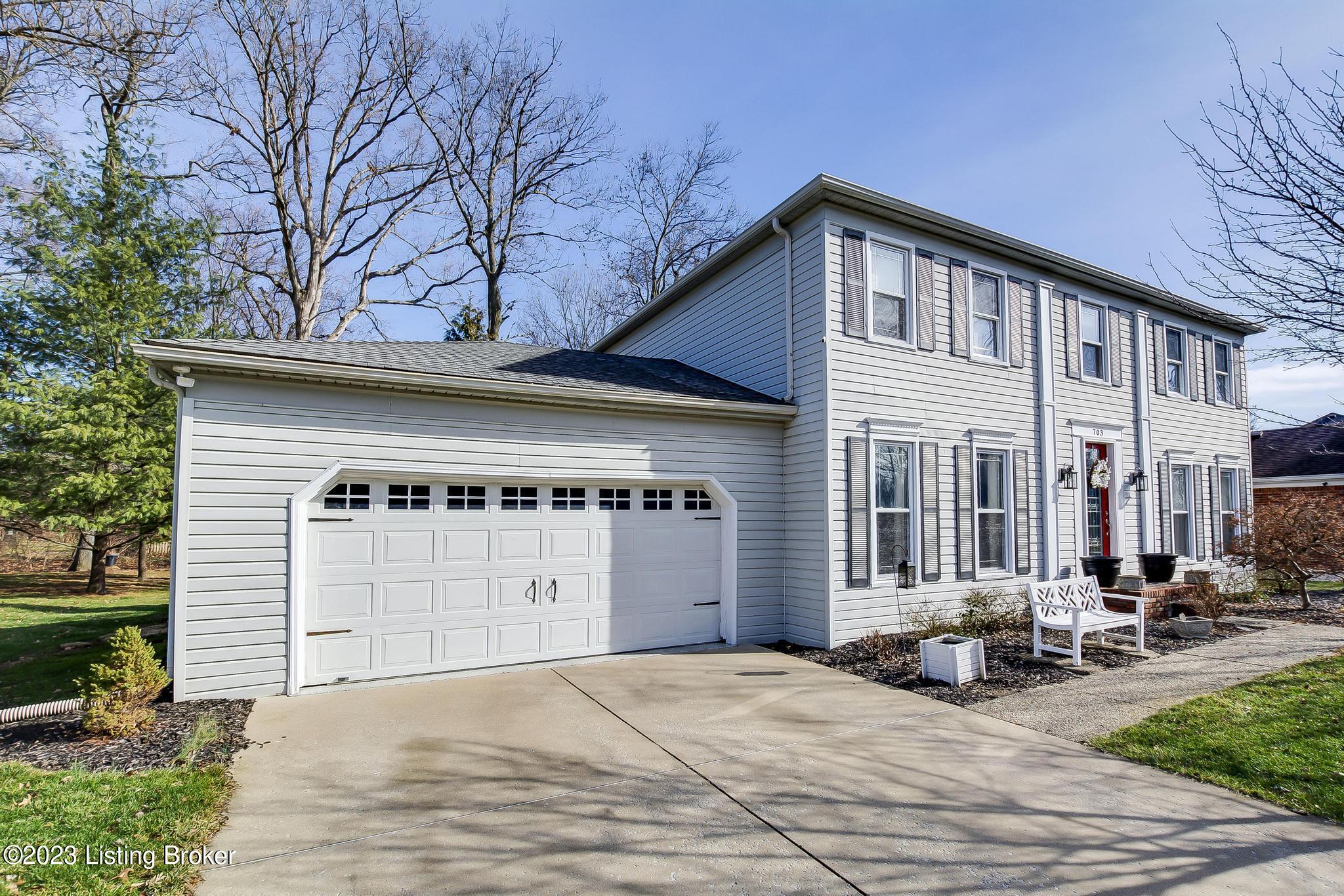 703 Farmingham Road Louisville, KY 40243 - Photo 4 of 70 703_FarminghamRd_40243_505