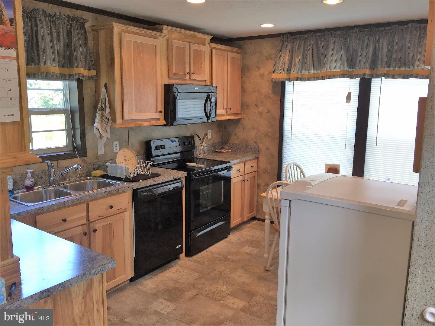 842 Latshaw Road Spring City, PA 19475 - Photo 3 of 13 Gallery Image 3