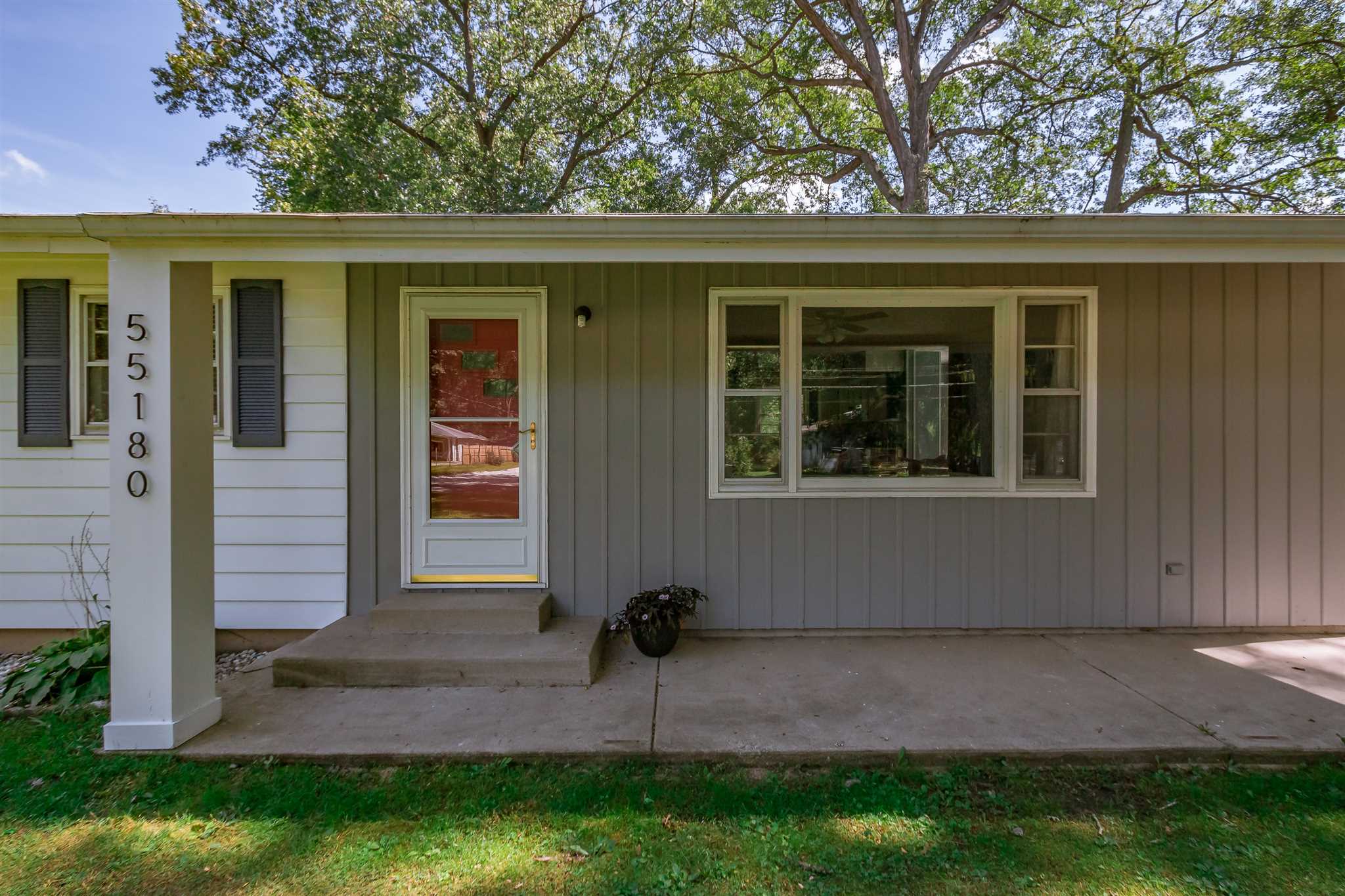 55180 Butternut Road South Bend, IN 46628 - Photo 2 of 26