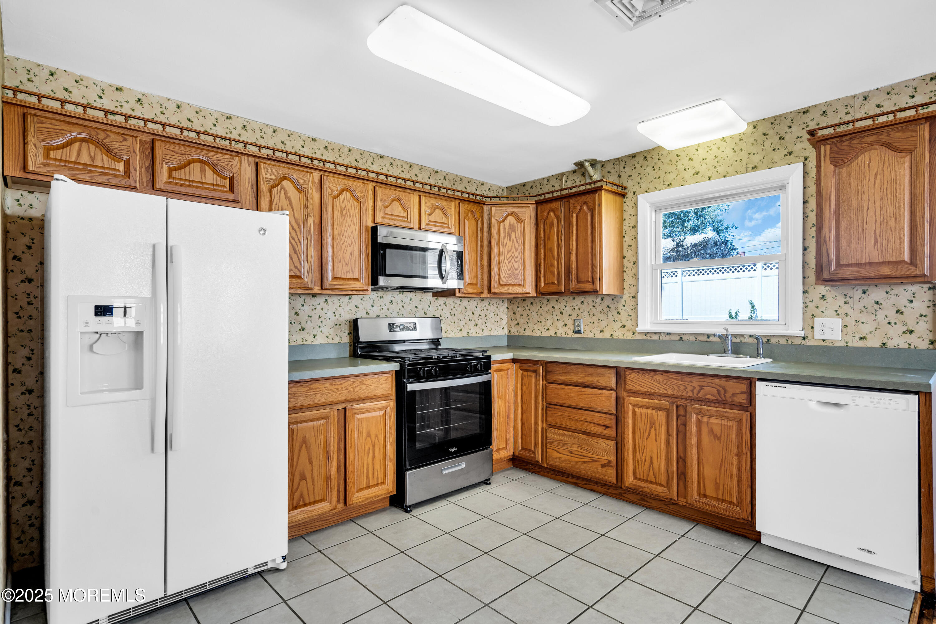 531 Oak Terrace Point Pleasant, NJ 08742 - Photo 7 of 25 018_dsc03583_98