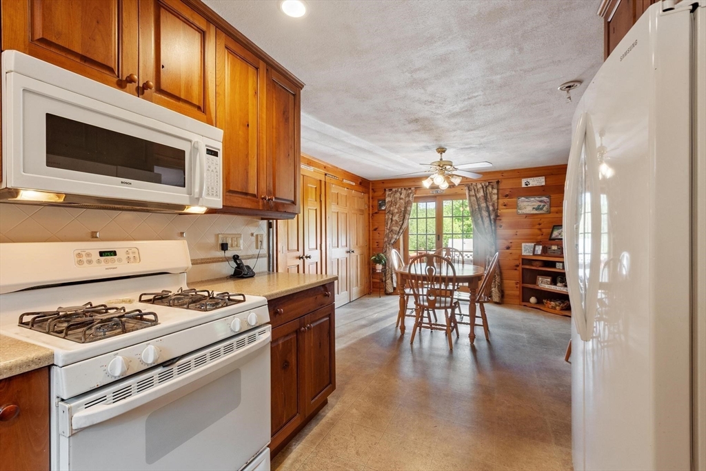 165 Hockanum Road Warwick, MA 01378 - Photo 10 of 41
