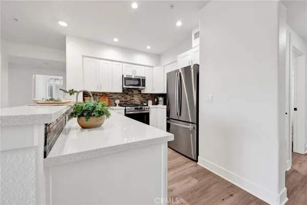 $649,000 | 24545 Town Center Drive, Unit 5304, Valencia, CA 91355