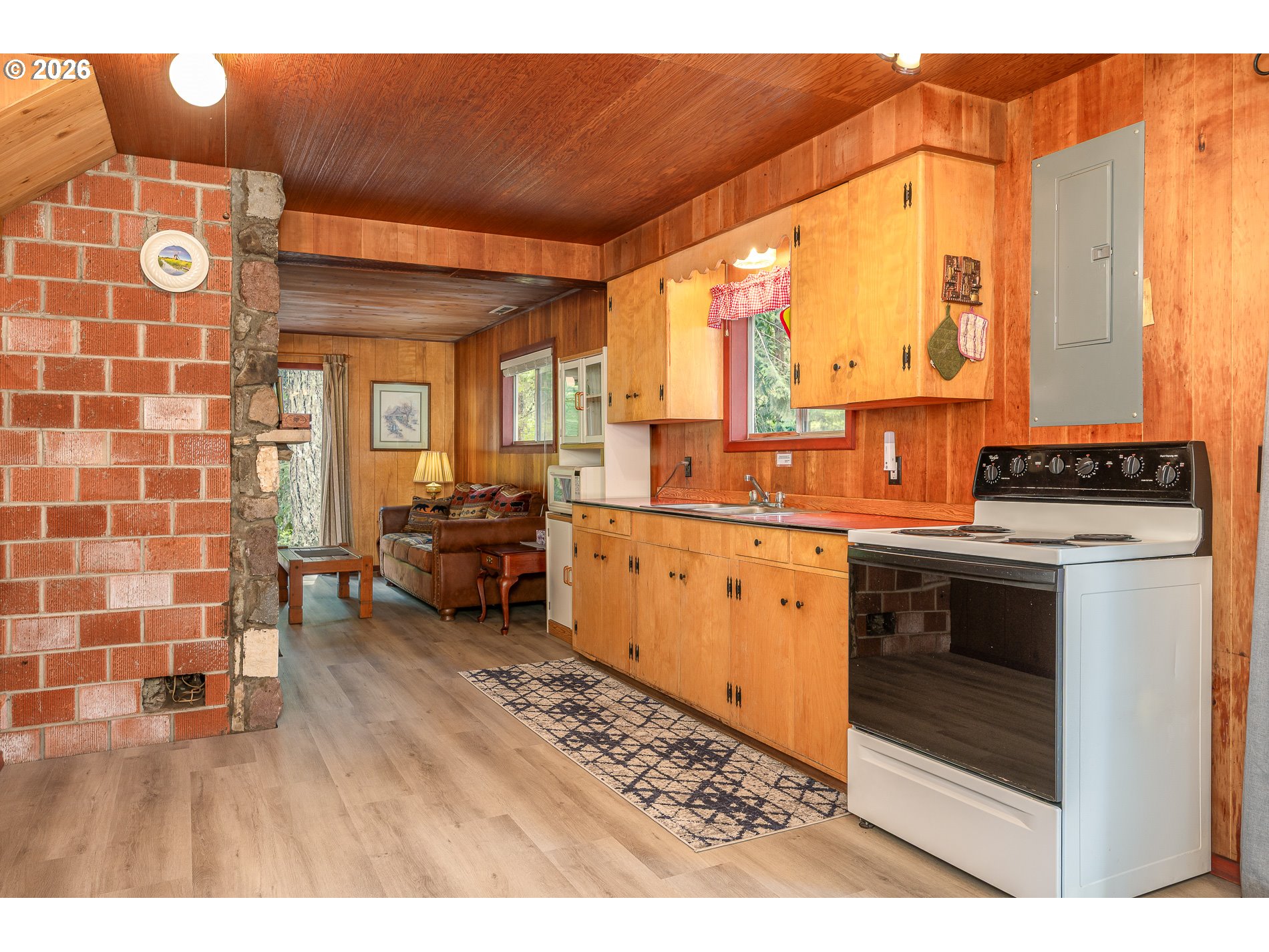 75721 Road 28 Rhododendron, OR 97049 - Photo 10 of 34