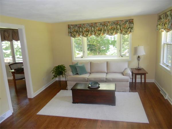 8 Court Road Westford, MA 01886 - Photo 9 of 30 Gallery Image 9