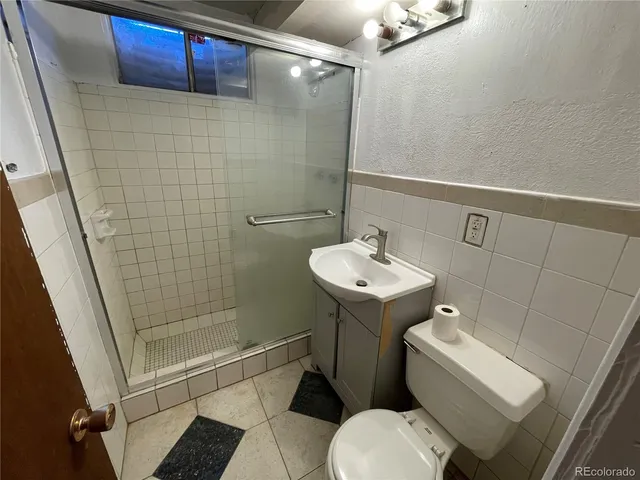 $2,795 | 1250 South Ames Street, Lakewood, CO 80232