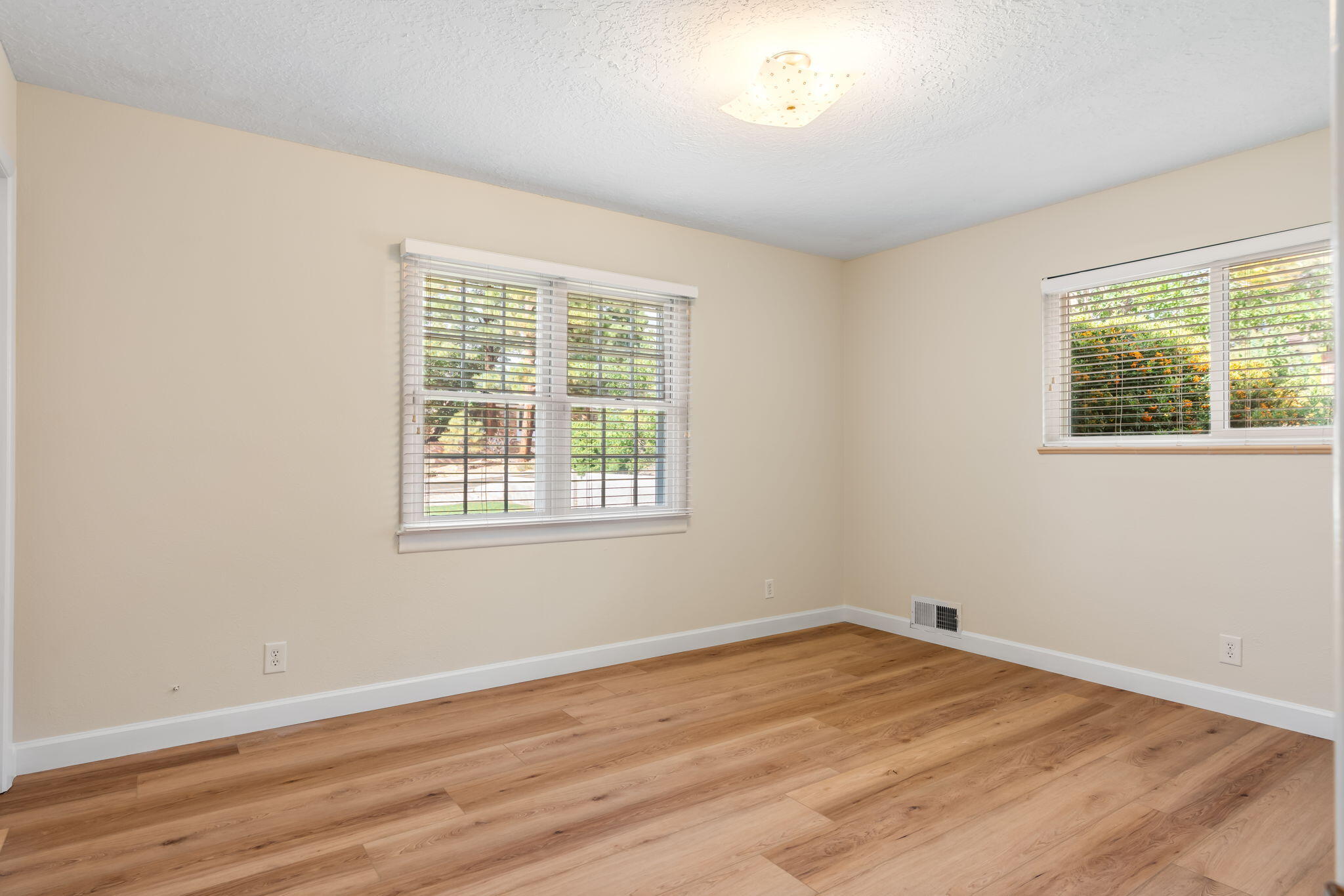 728 Stagecoach Road Southeast Albuquerque, NM 87123 - Photo 31 of 50 Gallery Image 31