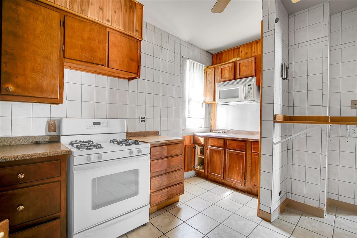 321 West 114th Street Chicago, IL 60628 - Photo 10 of 30