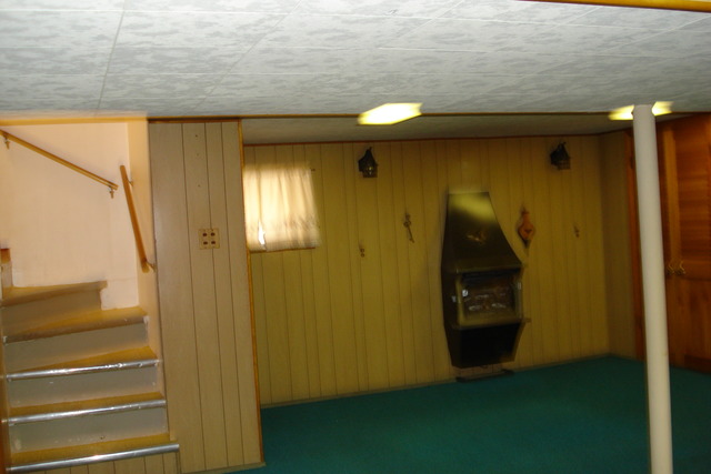 2427 Keystone Avenue North Riverside, IL 60546 - Photo 10 of 14 a view of an empty room