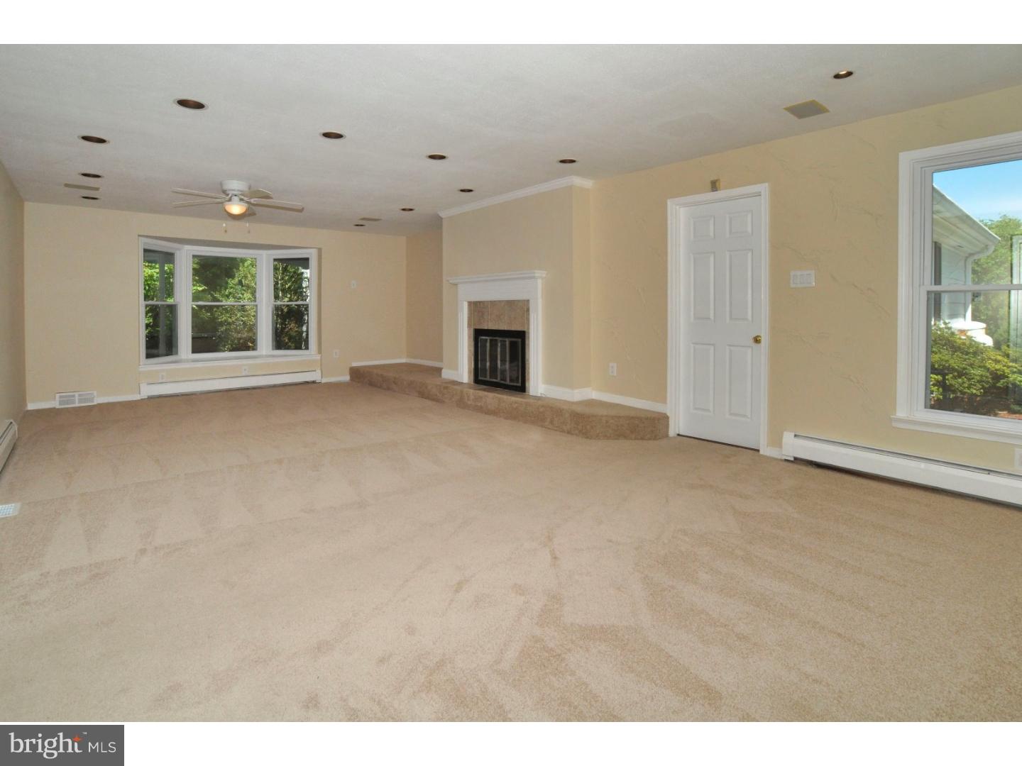 2329 High Road Huntingdon Valley, PA 19006 - Photo 6 of 25 Family Room