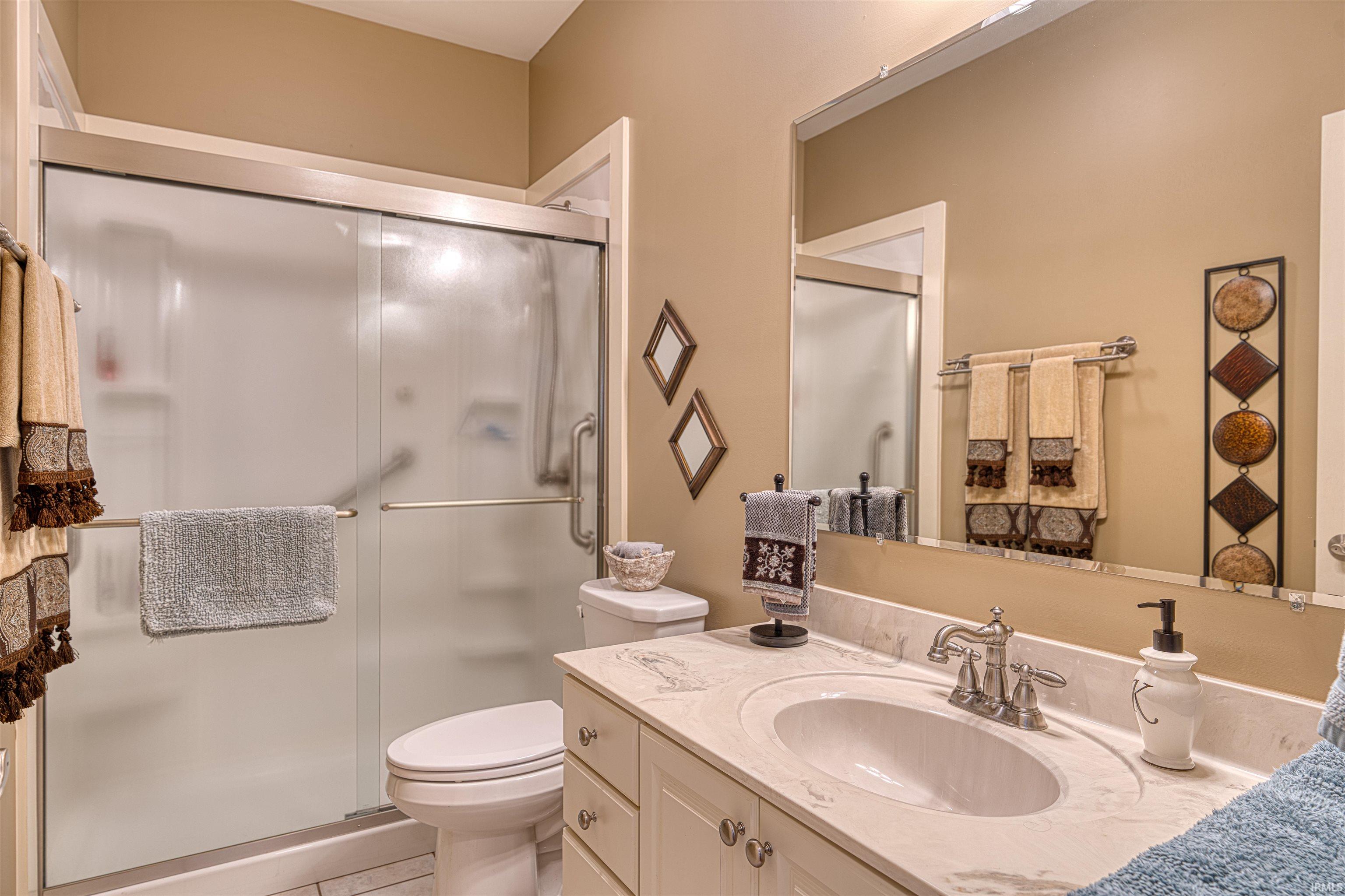 9049 Halston Circle Newburgh, IN 47630 - Photo 4 of 36