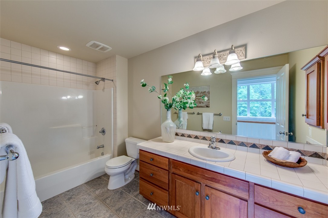 6859 Northeast Hidden Cove Road Bainbridge Island, WA 98110 - Photo 14 of 25