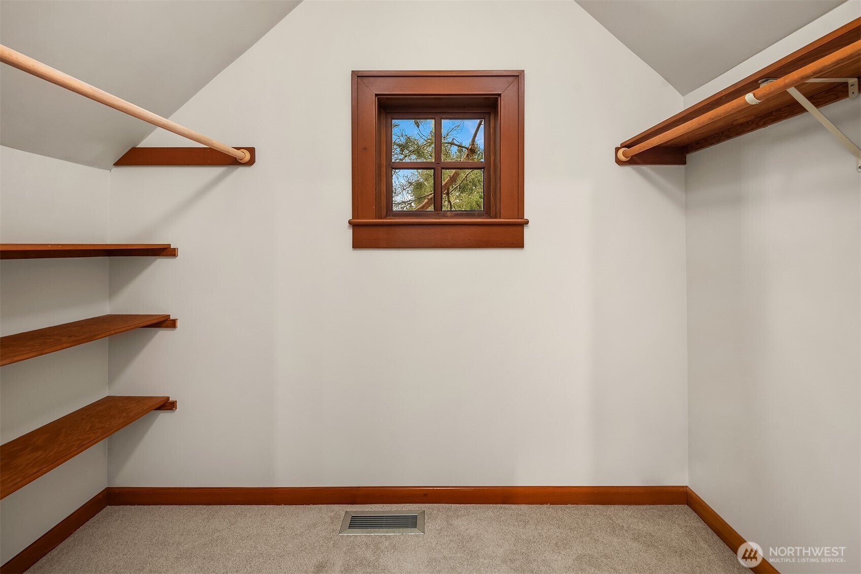 7016 28th Avenue Northeast Seattle, WA 98115 - Photo 20 of 32 a view of an empty room