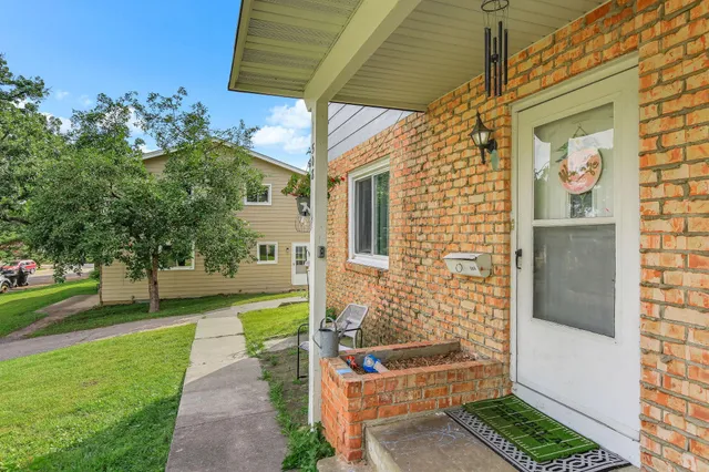 $475,000 | 508 Shadyside Circle, Hopkins, MN 55343