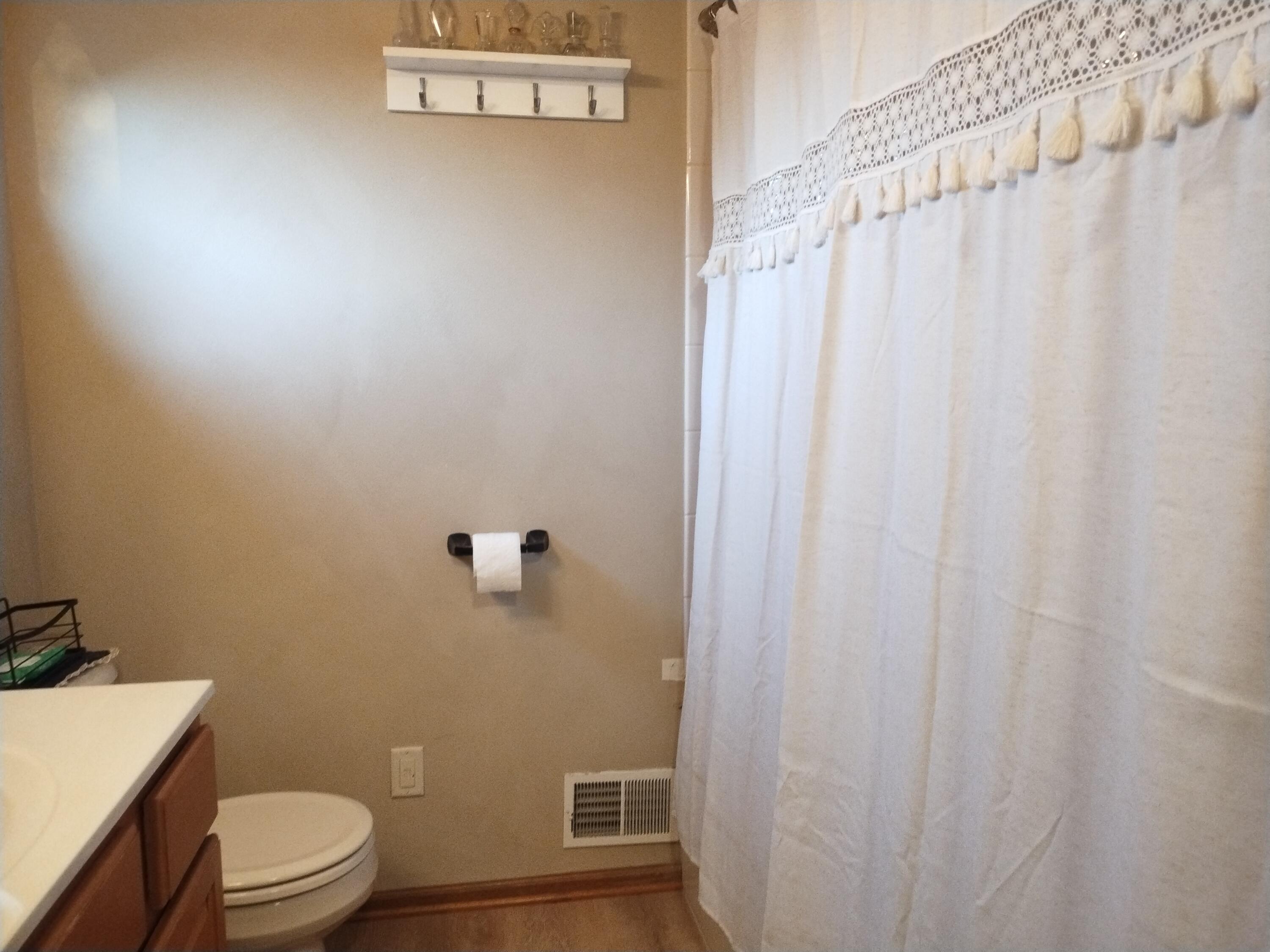 2024 Grove Avenue Racine, WI 53405 - Photo 21 of 61 1000001799