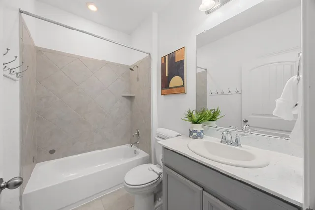 $650,000 | 5501 La Canada Way, Austin, TX 78738