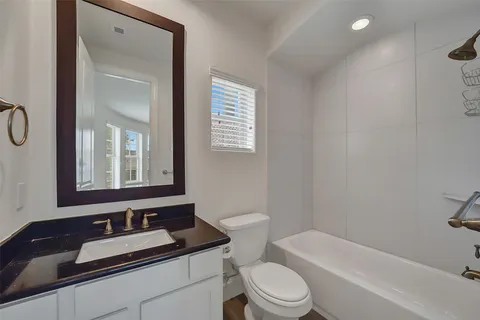 $499,000 | 2058 Fannin Station North, Houston, TX 77045