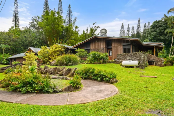 $3,950,000 | 1055 Kaupakalua Road, Haiku, HI 96708