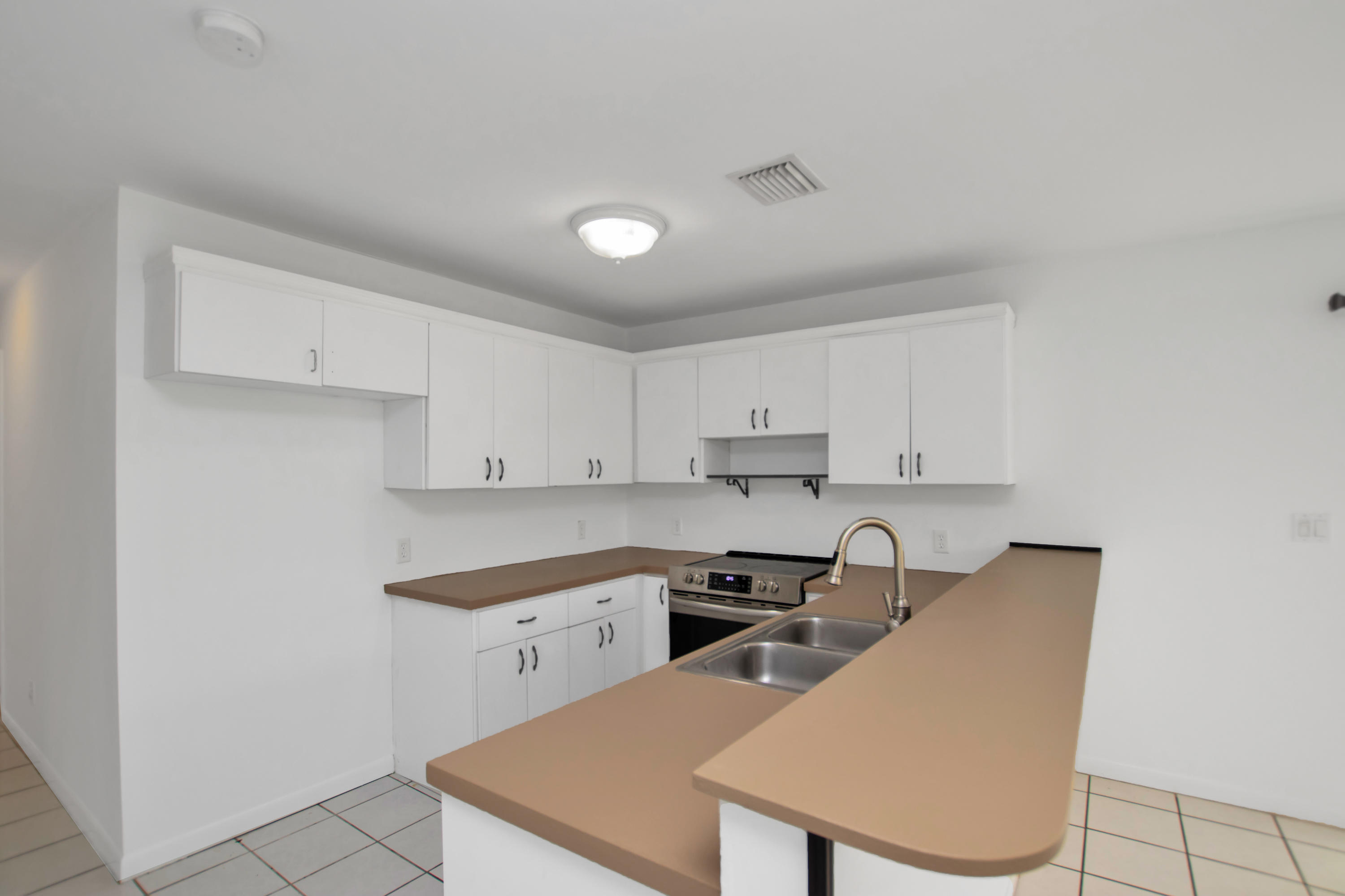 27058 Angelfish Road Summerland Key, FL 33042 - Photo 11 of 38 Kitchen 2