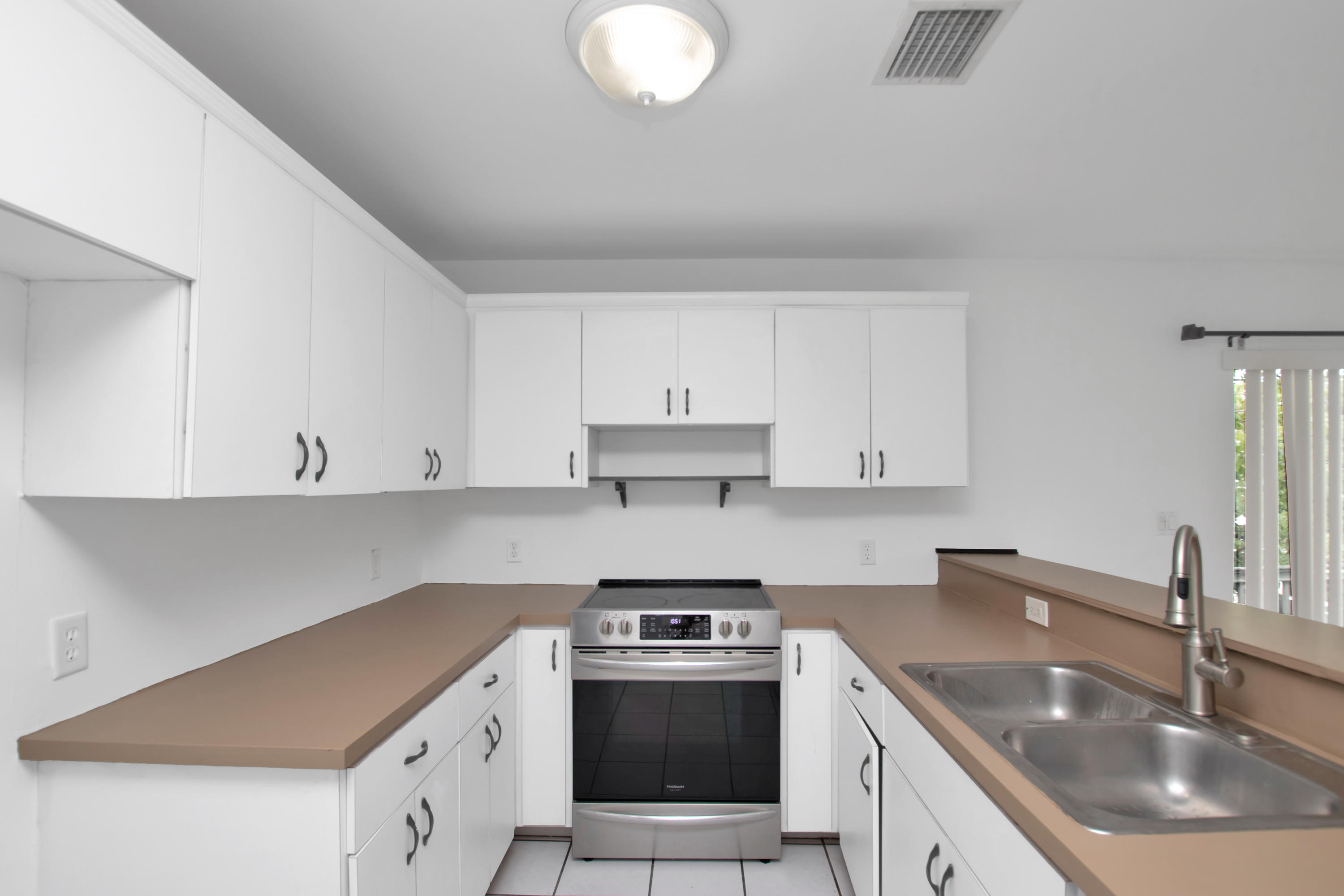 27058 Angelfish Road Summerland Key, FL 33042 - Photo 13 of 38 Kitchen 4